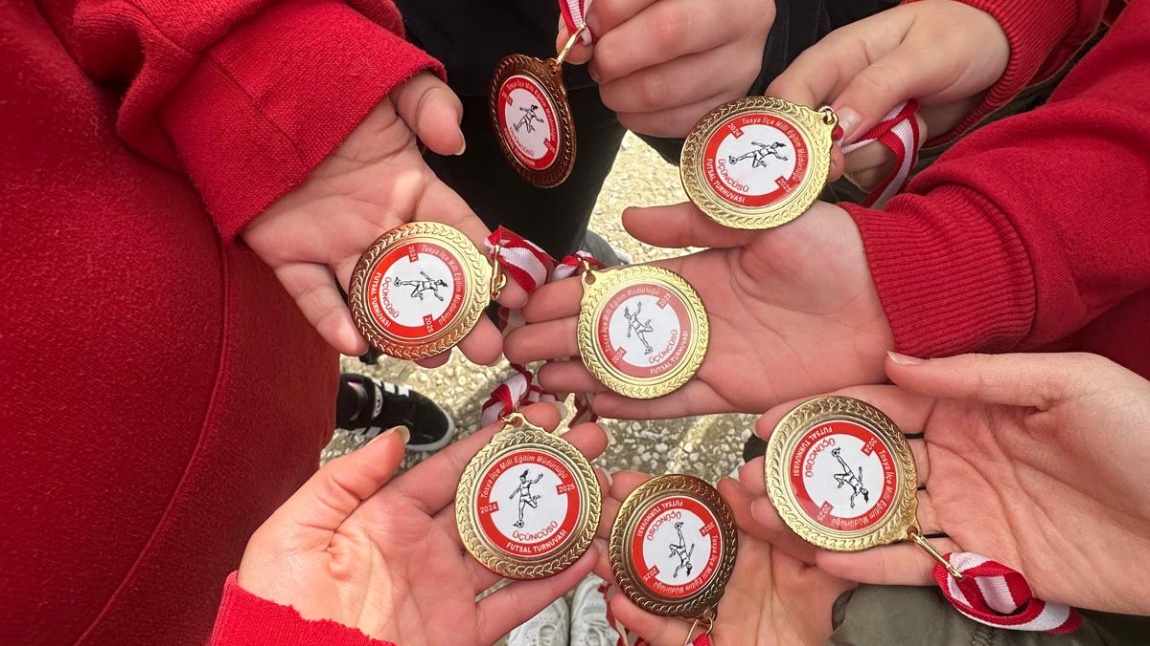 Okulumuz Futsal Takımları Turnuvada Başarıyla Yarıştı